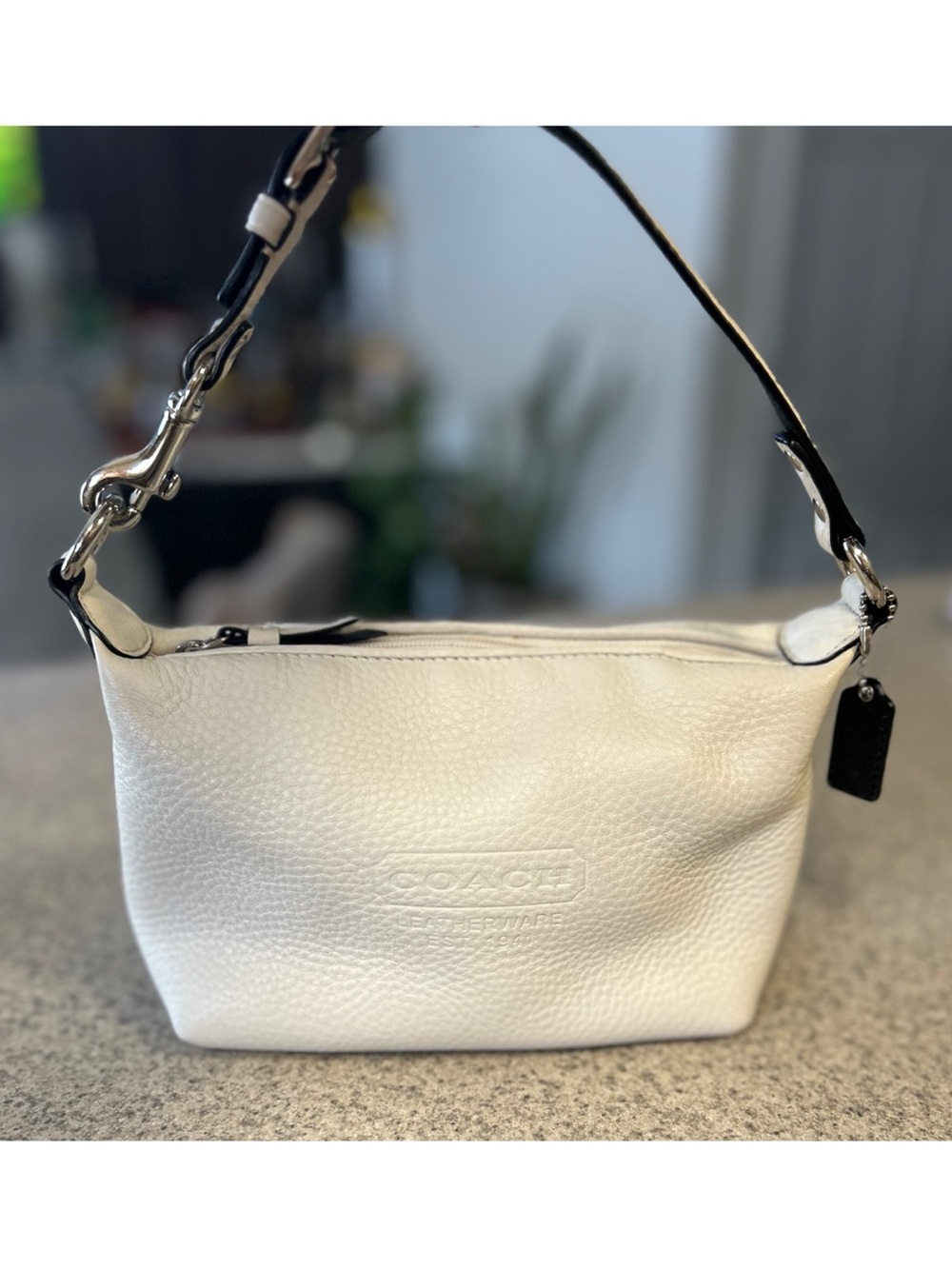 Vintage COACH Y2K Baguette Cream Pebbled Shoulder Bag